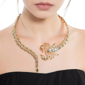 COLLANA FORMA SCORPIONE